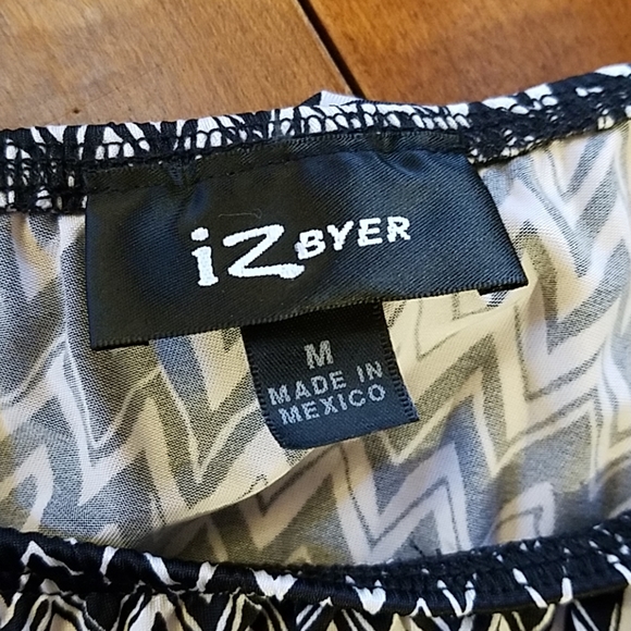 IZ Byer black and white blouse with belt - Picture 5 of 6